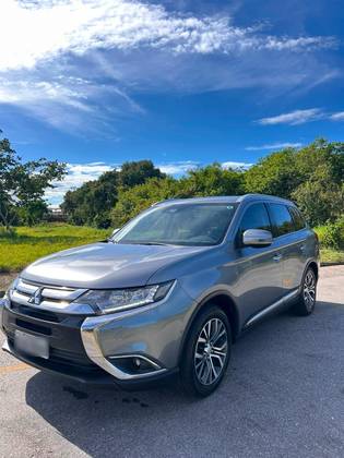 MITSUBISHI OUTLANDER 2.2 4X4 16V DIESEL 4P AUTOMÁTICO MITSUBISHI OUTLANDER 2.2 4X4 16V DIESEL 4P AUTOMÁTICO